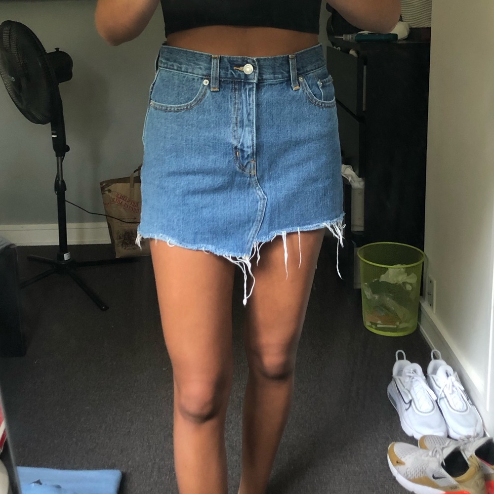 ARITZIA TNA JEAN SKIRT
